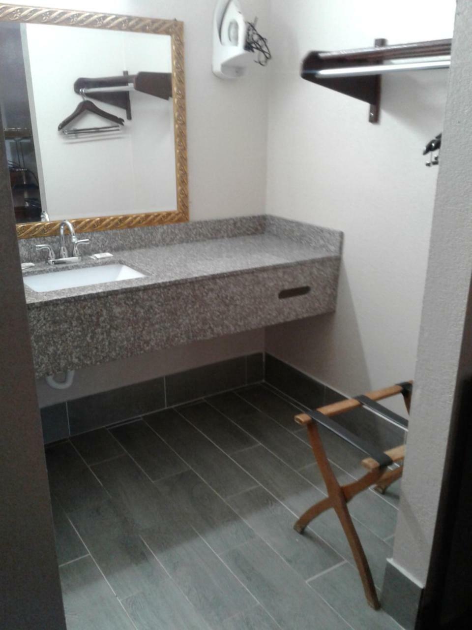 Budget Inn Андерсон Екстер'єр фото